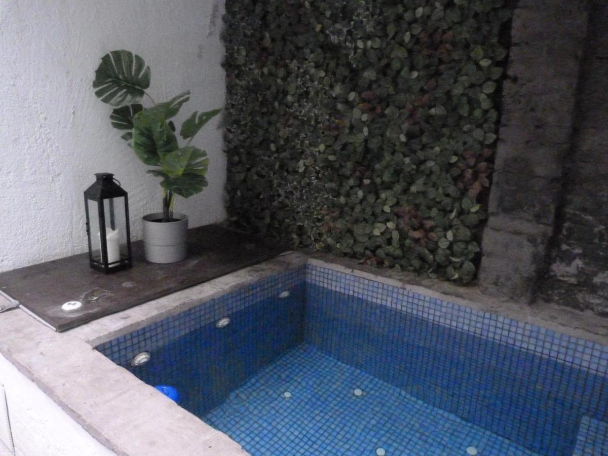 Pequeno Alojamiento Con Mini Piscina - No Climatizada 瓦伦西亚 外观 照片